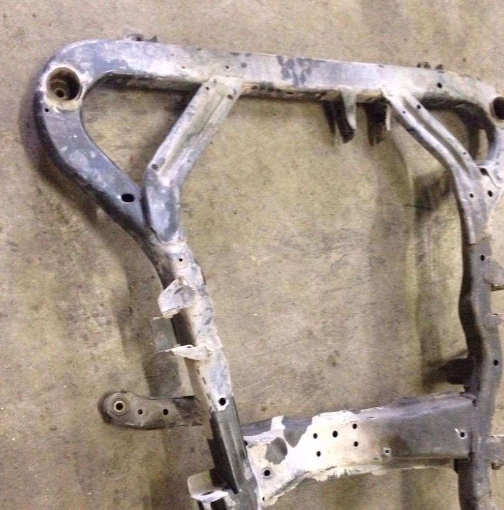 Used OEM 2000-2001 Saturn L-Series Front Sub K Frame Engine Cradle Crossmember Suspension