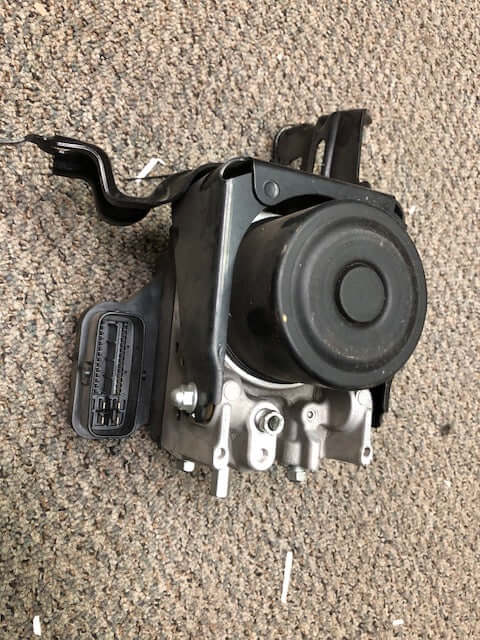 Used OEM 2009 Ford Escape Anti Lock Brake Pump ABS Actuator VIN 7 8th digit from 12/01/08