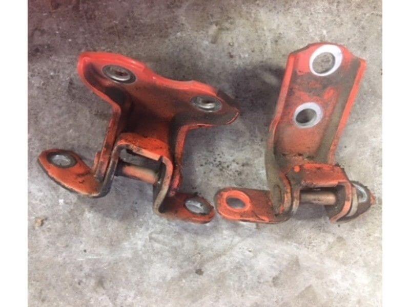Rear Right Passenger RH Side Door Hinges (TOP) Upper and (BOTTOM) Lower OEM Used