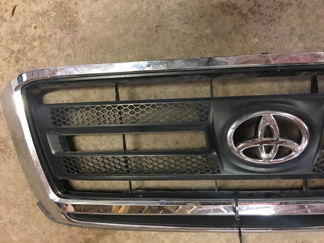 Used OEM 09-13 Toyota Tundra SR5 Grille Chrome Black Upper Front  OEM