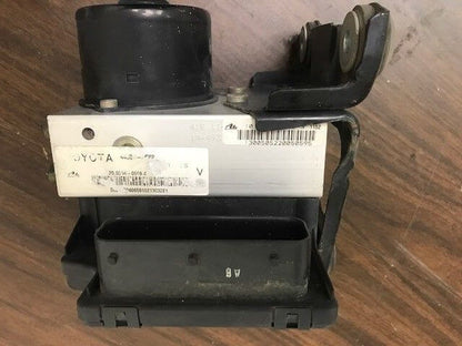 Used OEM 2001-2002 Toyota Sequoia ABS Anti-Lock Brake Pump Actuator 89541-0C020