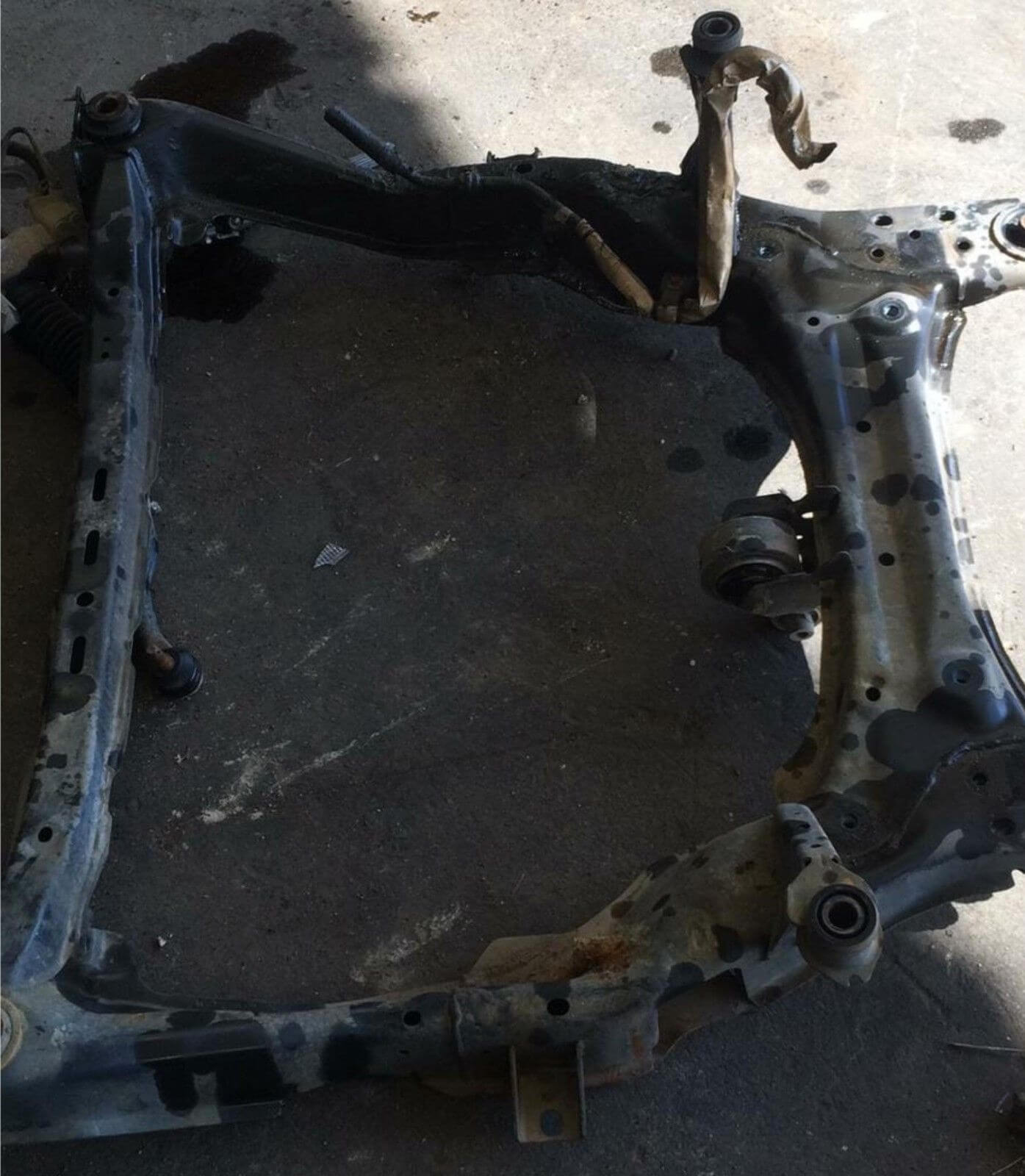 Used OEM 2009-2011 Kia Borrego FRONT Sub Frame Engine Cradle Crossmember K-Frame