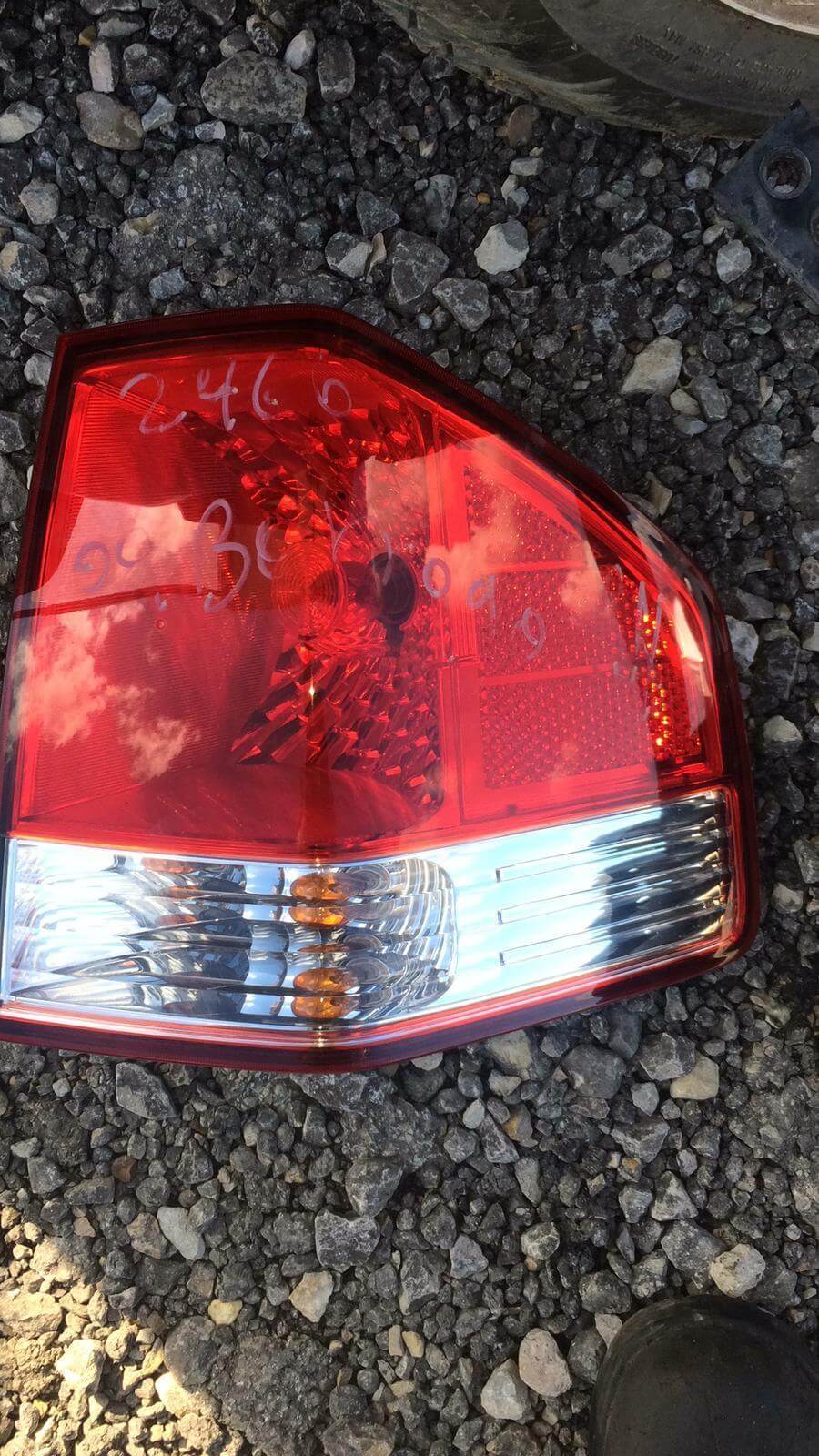 Used OEM 2009-2011 Kia Borrego Taillight Right Passenger Quarter Right Taillamp