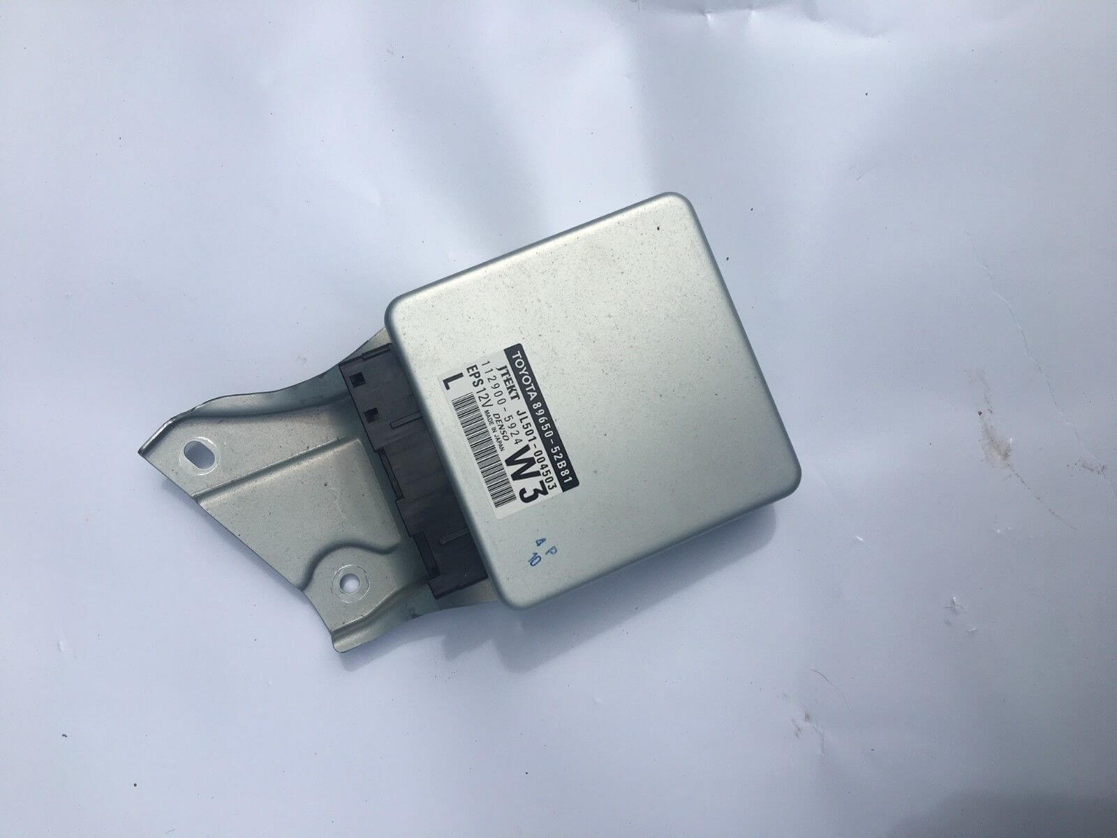 Used OEM 2012-2014 TOYOTA PRIUS C NHP10 Power Steering Computer Relay Module 89650-52B81