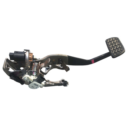 Used OEM 2012-2016 TOYOTA PRIUS C NHP10 5-Door Hatch Brake Pedal with Sensor 89510-33030