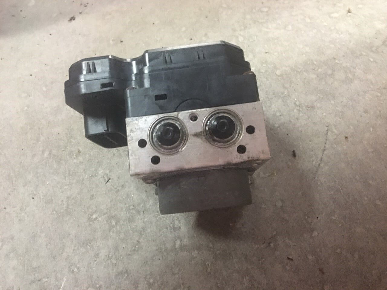 Used OEM 2015 Toyota Corolla Anti lock Brake Pump ABS Assembly Actuator