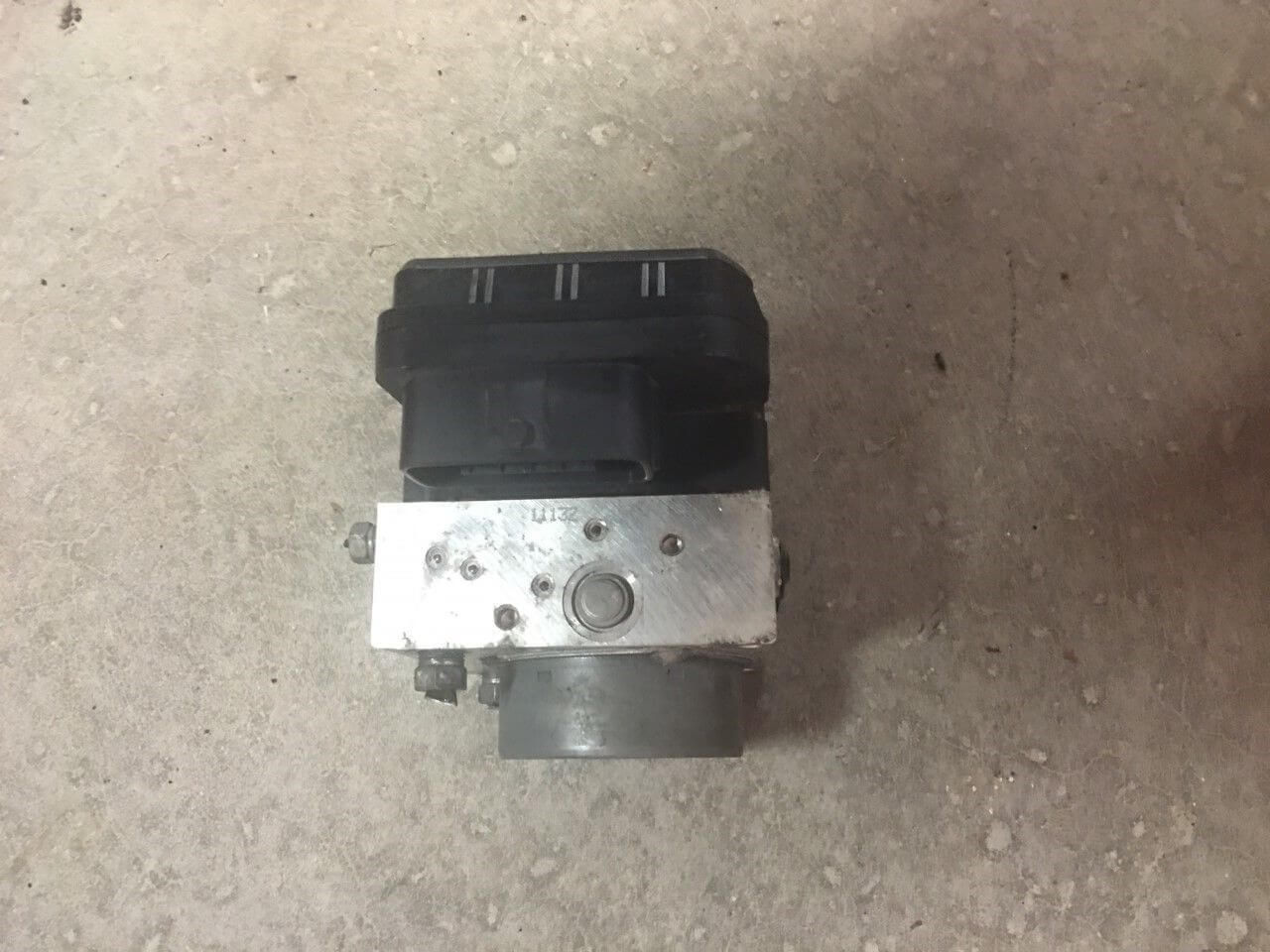 Used OEM 2015 Toyota Corolla Anti lock Brake Pump ABS Assembly Actuator