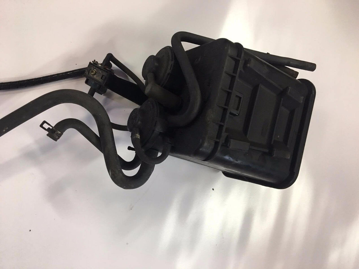 Used OEM 98 99 00 Toyota RAV4 Charcoal Fuel Emissions Gas Vapor Canister 2.0L Genuine OEM